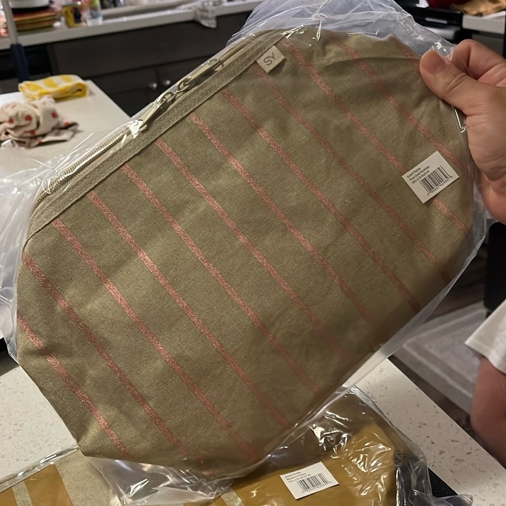 NWT "Nourish by SoYoung" Lunch Bag - Rose Gold Pinstripe - Picture 2 of 10